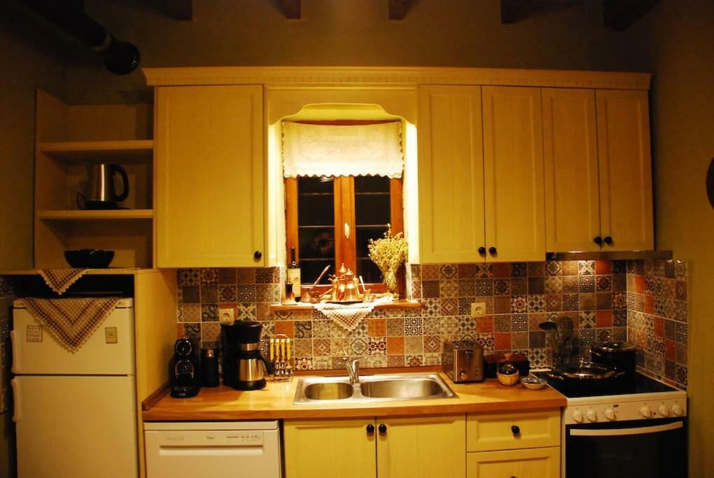 Vernon Villa Stone 1887 카스토리아 외부 사진